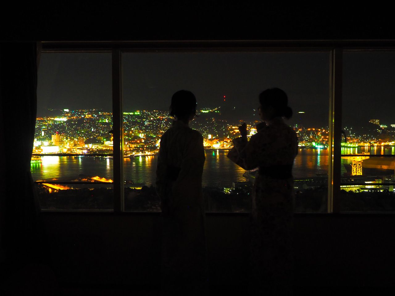 絶景に出会えると評判の「大江戸温泉物語 長崎ホテル清風」の客室