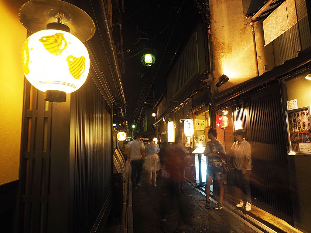 京都の川床付き宿で非日常時間を Villa Pontocho Kyoto 先斗町別邸 京都府 トラベルjp 旅行ガイド