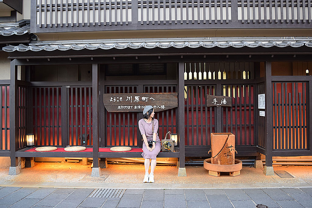 򕌂̔W܂iHBElZ̃pP[LځI