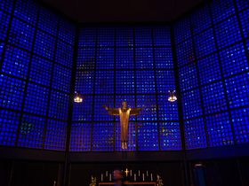 ここは海の中!?真っ青なステンドグラスの教会・ベルリン「カイザー・ヴィルヘルム教会」