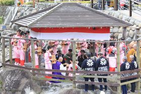 ����ւ̊��ӍՁI�C�P������`���̏t�̕������u�����ݎ��v�`�ɓ��C�P������X�`�̋L���T���l�C��