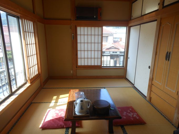 �˓c�̏h�ł͏��Ȃ��I�V�R���򂪊y���߂�����������C