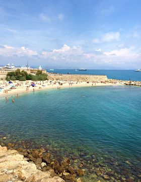 �s�J�\���j�����앧�̊C�������I�z�e���uIRIN�v�͍ō��̃��P�[�V�����I�̋L���T���l�C��