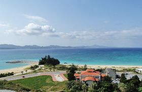 �r�[�`���ڂ̑O�I�z�e���u�䂪�ӂ��񂨂��Ȃ�v�͉���k���ό��ɔ��Q�̃��P�[�V�����̋L���T���l�C��