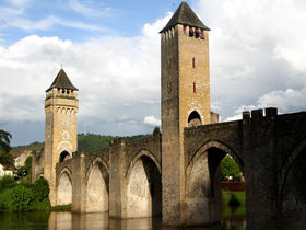 大聖堂と要塞橋！フランス「カオール」に残る二つの世界遺産