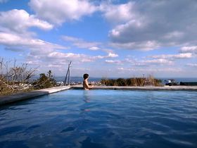 コバルトブルー色の絶景露天風呂　別府　観海寺温泉　いちのいで会館