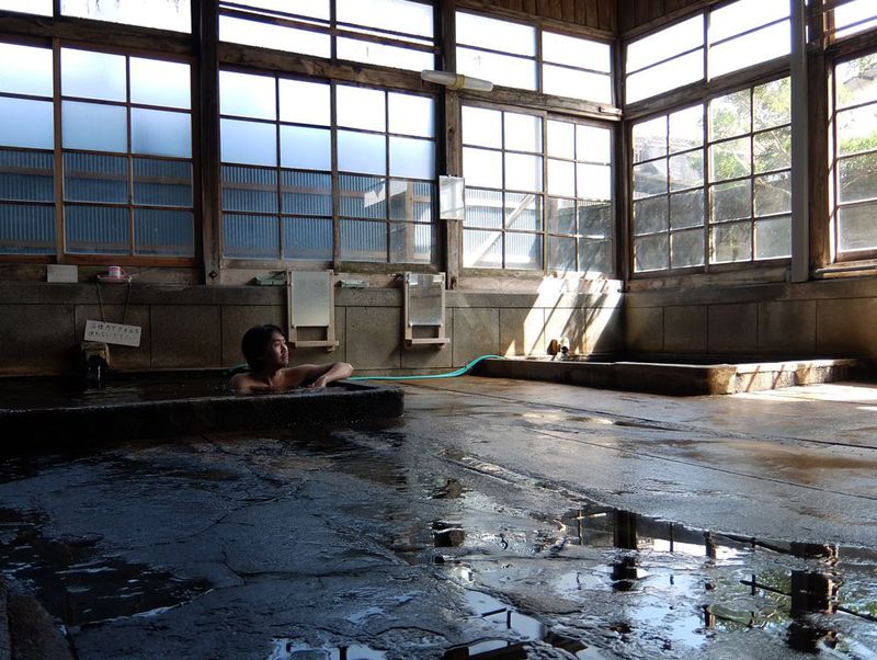 鄙びた温泉の聖地のひとつ！熊本県・人吉温泉「新温泉」