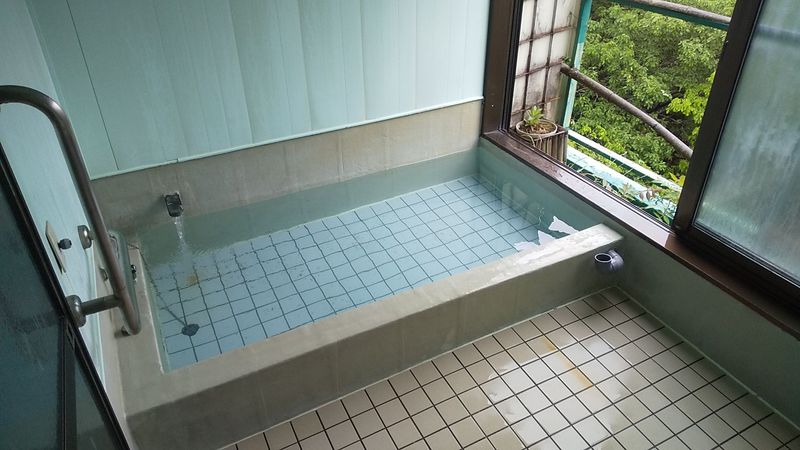 静岡の小さな日帰り温泉「倉真赤石温泉」でツルツル美肌湯を堪能