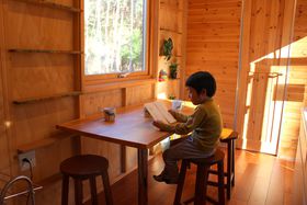 Airbnb�Ō��������I�V�����ȃR���e�i�n�E�X�B�͌��΂ŃA�E�g�h�A���C�t�𖞋i�I�̋L���T���l�C��