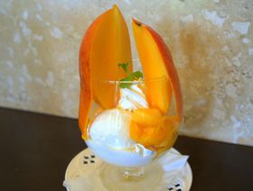 �ɏ�̃}���S�[�p�t�F�I�{�Ó��u�y���̉ʎ��v�Ńt���[�c�Â����̋L���T���l�C��