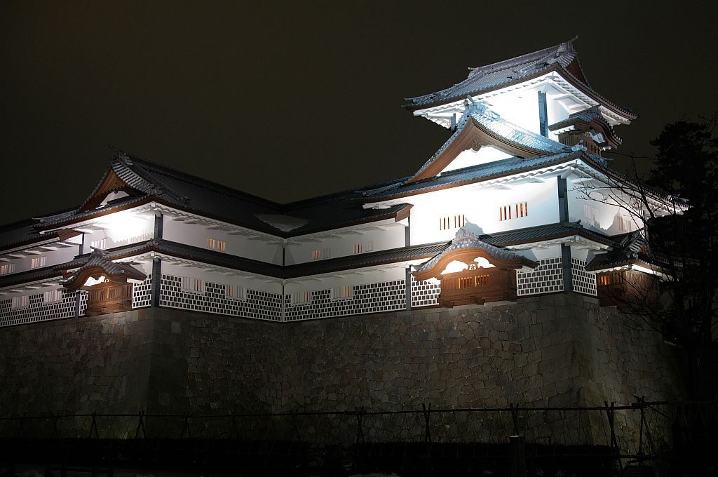 「金沢城・兼六園ライトアップ」が初夏と夏に開催