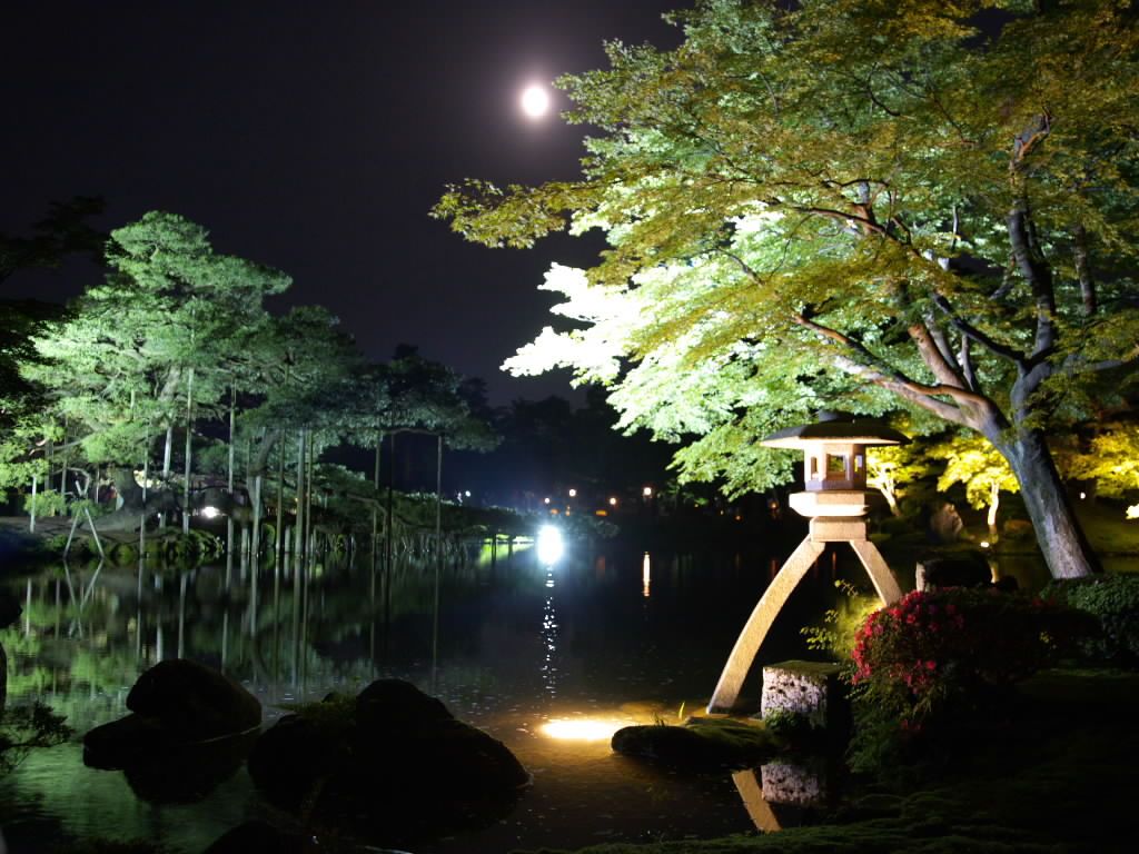 「金沢城・兼六園ライトアップ」が初夏と夏に開催