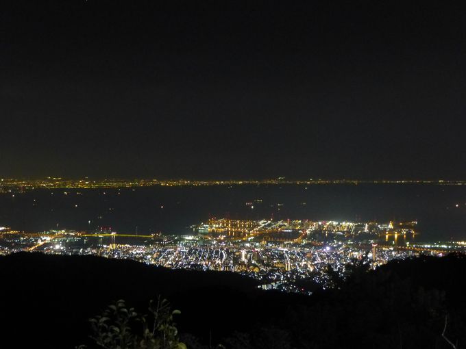 圧巻の輝き！「見晴らしのデッキ」から望む、神戸1000万ドルの夜景。