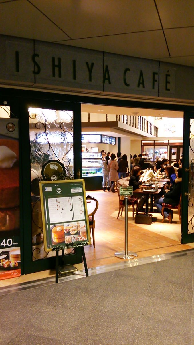 地下歩行空間はカフェ巡りがおススメ！その中でも一番人気はここ「ISHIYA CAFE」