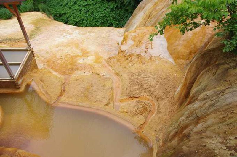 北海道長万部（おしゃまんべ）で夏の絶景フィッシングと天然記念物「二股らぢうむ温泉」のパワフル温泉