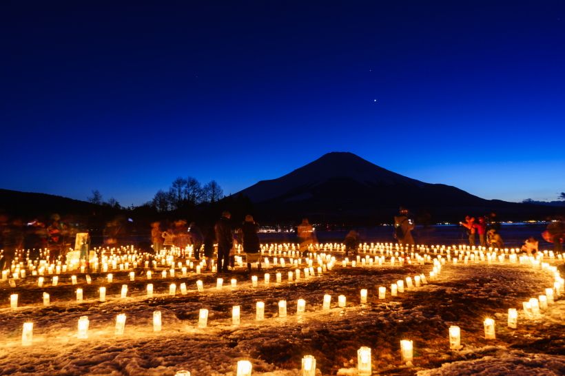 冬限定！富士五湖で煌めくイルミネーションと富士山の共演を楽しもう！