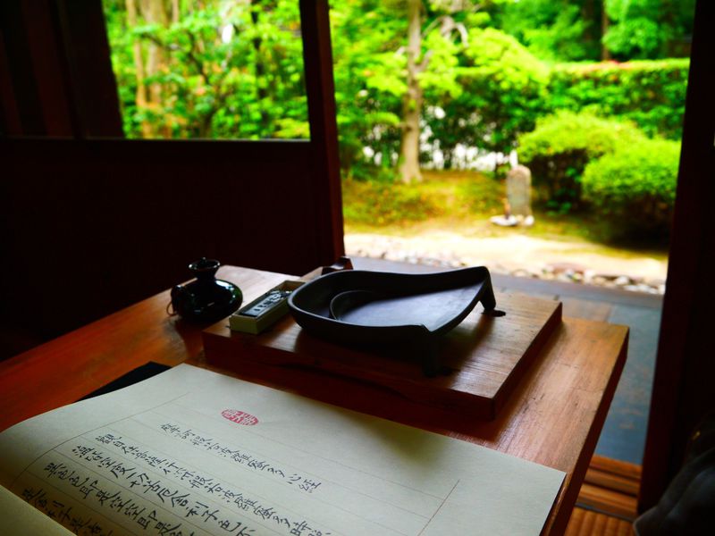 穴場！奈良・東大寺で気軽に写経体験♪完成した写経は大仏様の胎内へ
