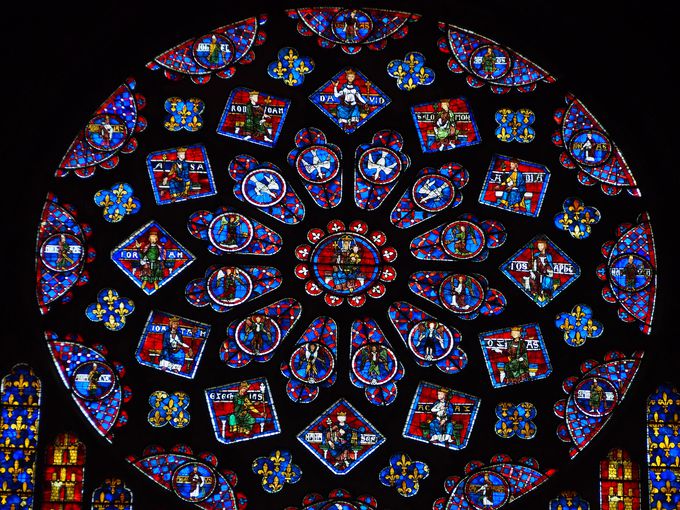 輝くシャルトルブルー フランスの世界遺産 シャルトル大聖堂 フランス Lineトラベルjp 旅行ガイド