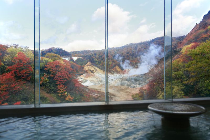 1500坪の大浴場、湯巡りとおもてなし！登別温泉「第一滝本館」