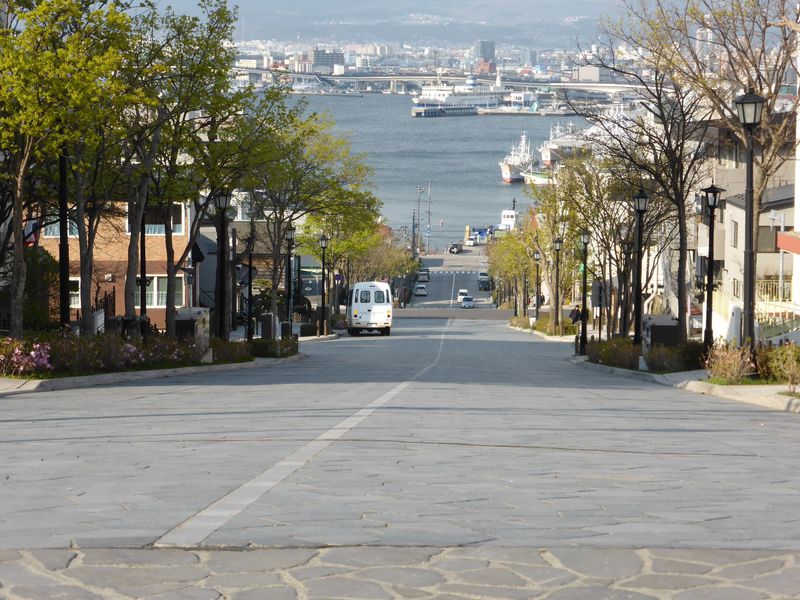 大正・昭和時代の面影を残すレトロな街、函館ベイエリアを街歩き