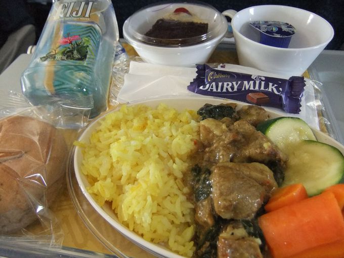 ニューギニア航空の機内食は？