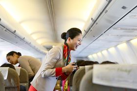 �֋󂩂犘�R�ɏA�q���Ă���؍�<mark>LCC</mark>��O���r�I�ǂꂪ���K�H�̋L���T���l�C��