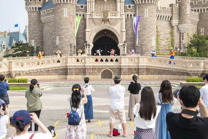 安心して楽しめる 東京ディズニーランド 東京ディズニーシーの新しい運営方法 千葉県 Lineトラベルjp 旅行ガイド