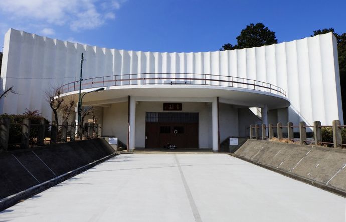 さくらの山公園 世界無名戦士の墓 埼玉県越生町の絶景パワスポと鎮魂祭花火 埼玉県 Lineトラベルjp 旅行ガイド