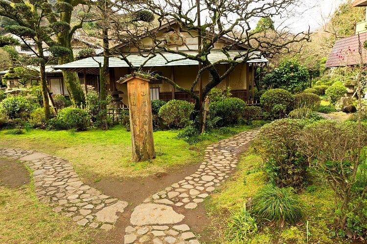 箱根湯本温泉に約一万坪の庭園 吉池旅館は美食と自家源泉の名宿 神奈川県 Lineトラベルjp 旅行ガイド