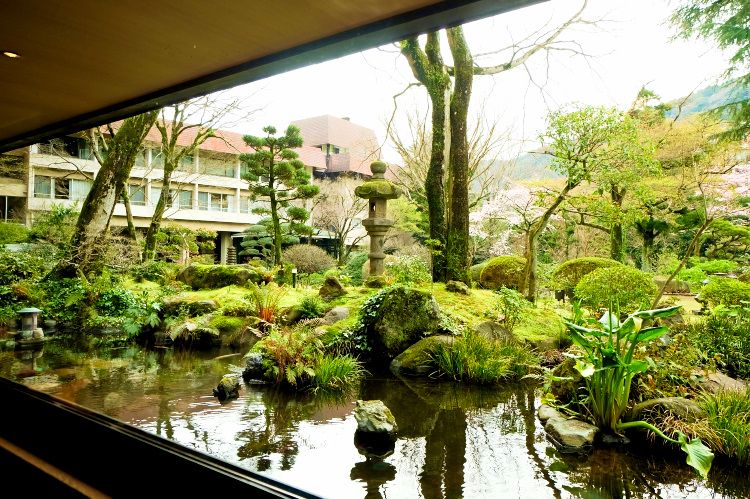 箱根湯本温泉に約一万坪の庭園 吉池旅館は美食と自家源泉の名宿 神奈川県 Lineトラベルjp 旅行ガイド