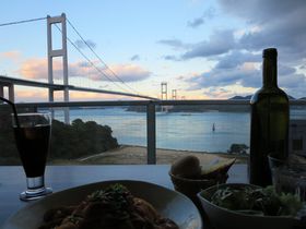 �T�C�N���X�g�̐��n�u���܂Ȃ݊C���v�𑖂�B���J���͐�i���X�g�����I�̋L���T���l�C��