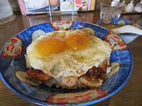 しまなみ海道の玄関口・今治でB級グルメ「焼豚玉子飯」を食べよう！