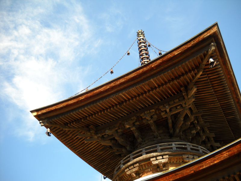 室町時代から500年そこに建つ！龍ヶ崎の来迎院多宝塔を仰ぐ