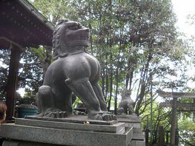 東京・谷中の鎮守の森「諏方神社」は、いまなお健在！