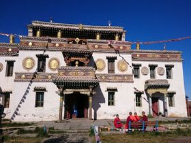 モンゴルの古都カラコルムの「エルデニゾー」でチベット仏教に触れる