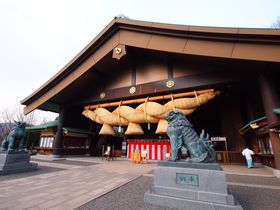 �����ЂƂ̏o�_��ЂŐ_�l�ƃA�[�g�ɏo����y�o�_��Џ헤�i��錧�}�Ԏs�j�z�̋L���T���l�C��