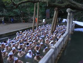 _{u劦Sv͍ł̔MC_!!200l_̒r֓̋LTlC