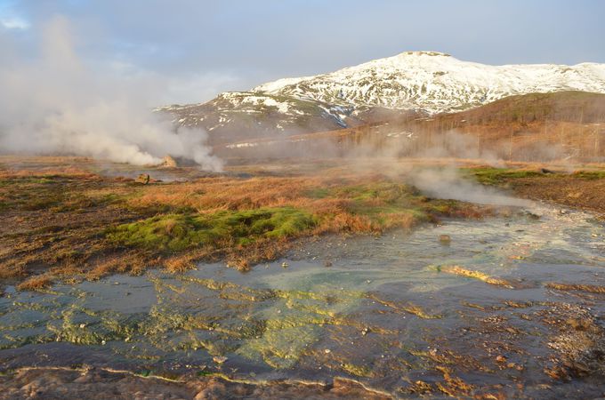 アイスランドで押さえておきたい 大迫力の間欠泉 滝 そして地球の割れ目 アイスランド Lineトラベルjp 旅行ガイド
