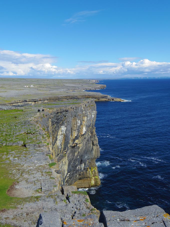 最果ての地 アイルランド アラン諸島 の絶景と古代遺跡 アイルランド Lineトラベルjp 旅行ガイド