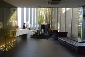 �����E�P���Q�I�u�A�����j�[�A���u���b�Z���v�͘Q���X�e�C�����O�W���A���[�ɉ��o����z�e���̋L���T���l�C��