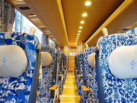「YUI 旅と 暮らしと」が神戸から伝える優雅なバス旅「真結」の世界