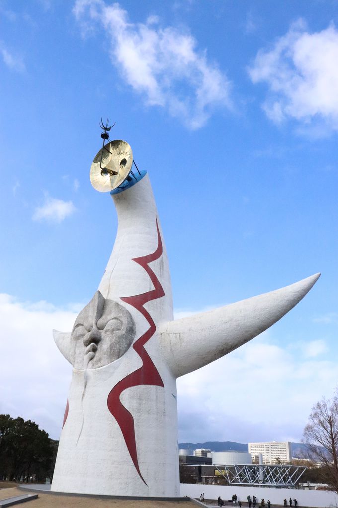 色褪せない生命のエネルギー！万博記念公園「太陽の塔」内部見学