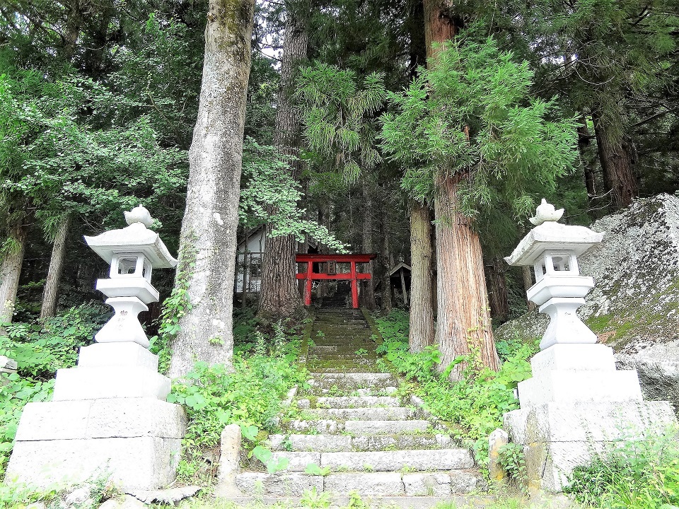 深い歴史が刻まれた熊野神社