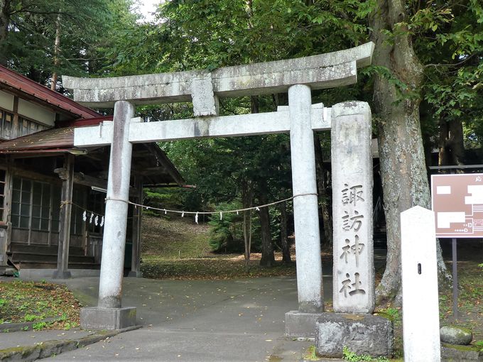 昔人々が行き交っていた宿場町にひっそり佇む応桑諏訪神社