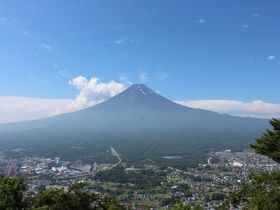 富士山の大パノラマ！「カチカチ山ロープウェイ」