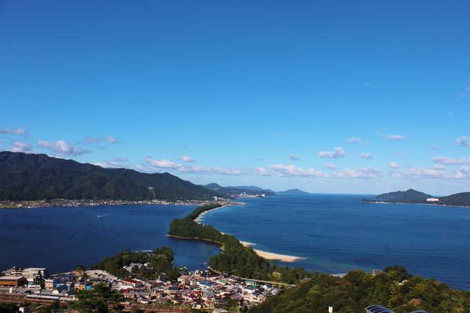 日本三景「天橋立」の両側は海