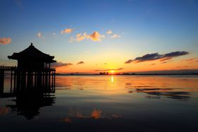 ���ꂼ���i�΂̐�i�I�������u���䓰�v�͔m�Ԃ���������������̒n�̋L���T���l�C��