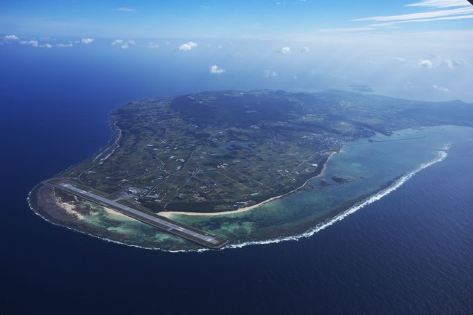 車が勝手に坂道を登る 久米島 おばけ坂 のミステリーを体験しよう 沖縄県 トラベルjp 旅行ガイド