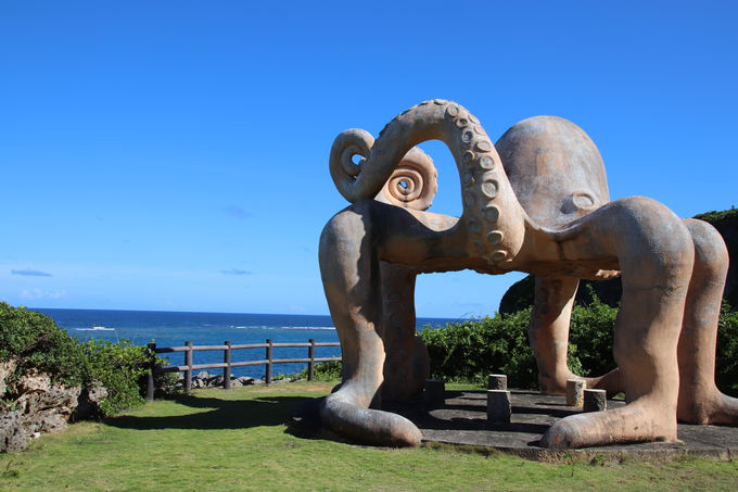 沖縄・来間島「タコ公園」の謎のオブジェと秘密のビーチ | 沖縄県 | トラベルjp 旅行ガイド