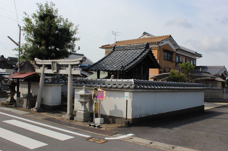 嵐ファンがやってくる「松本神社」は京都府下最小の神社